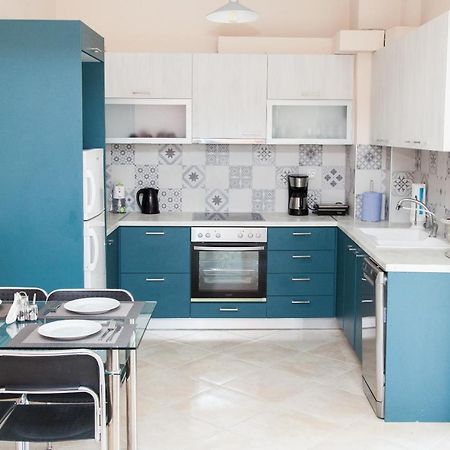 Great Apartment In 피레아스 외부 사진
