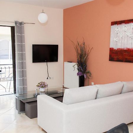 Great Apartment In 피레아스 외부 사진