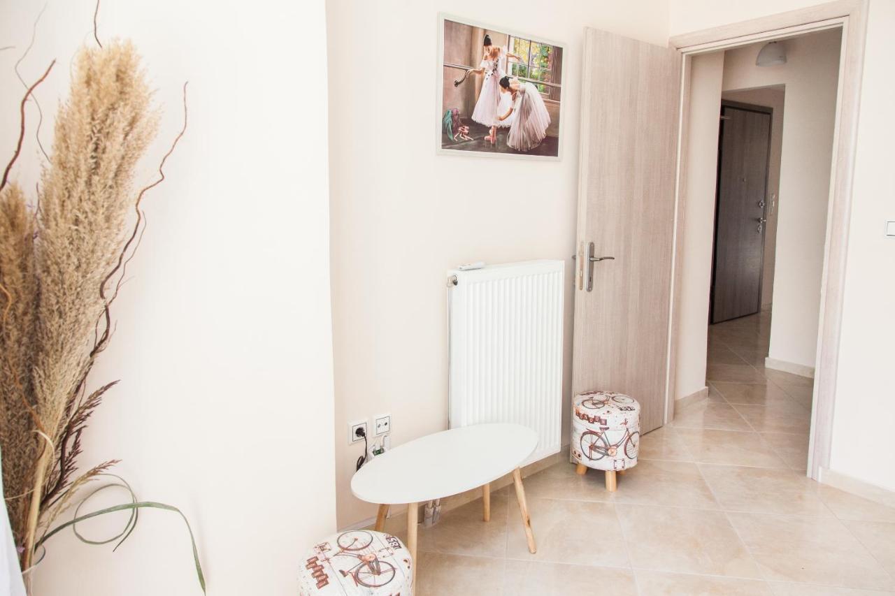 Great Apartment In 피레아스 외부 사진